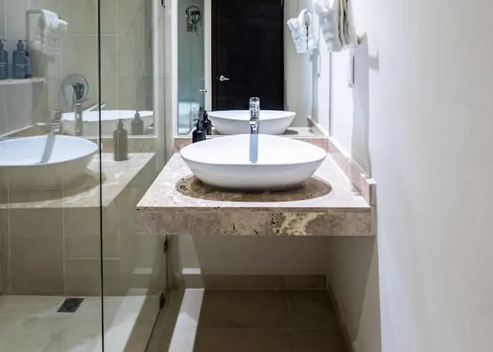 Spacious 3br W Private Balcony Amenities * Playa del Carmen