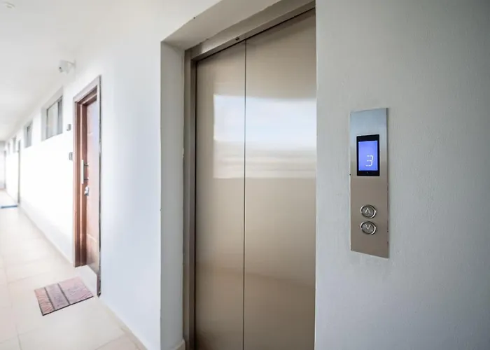 Spacious 3br W Private Balcony Amenities *