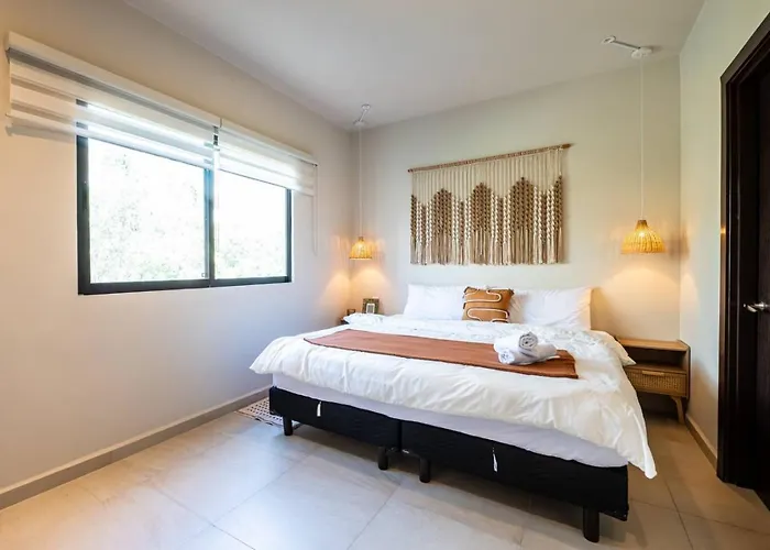 Spacious 3br W Private Balcony Amenities * Playa del Carmen
