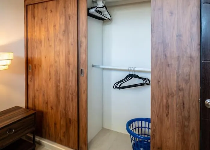 Apartment Spacious 3br W Private Balcony Amenities *