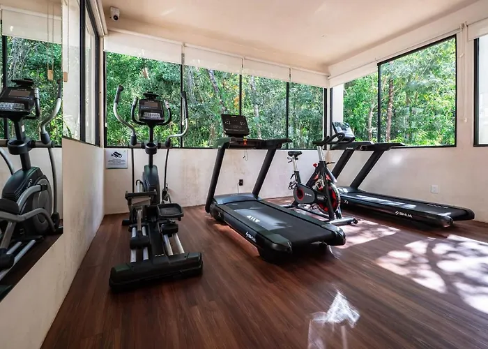 Spacious 3br W Private Balcony Amenities Apartment