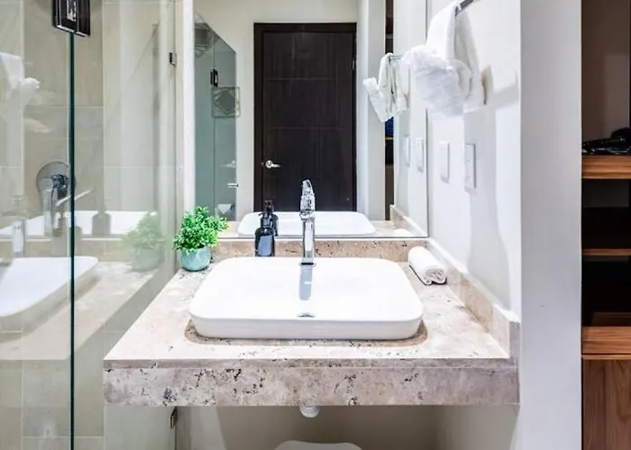Spacious 3br W Private Balcony Amenities *