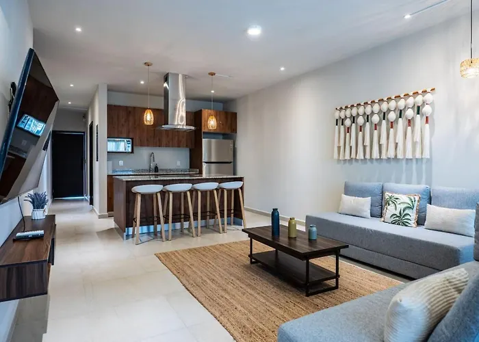 Spacious 3br W Private Balcony Amenities Apartment